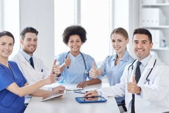 Instituto IBDSocial destaca como um ambiente saudável e acolhedor promove cuidado integral e melhora os resultados em saúde.