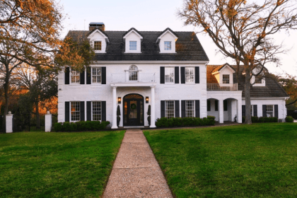 Imóveis bem avaliados que performam mal ao longo do tempo analisados por Alex Nabuco dos Santos.