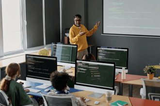 Inteligência artificial na educação pode transformar o aprendizado, e Sérgio Bento De Araújo explica como aplicar com segurança e ética.