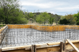 Lajes treliçadas e seu desempenho estrutural ganham destaque com as análises de Valderci Malagosini Machado sobre eficiência na produção
